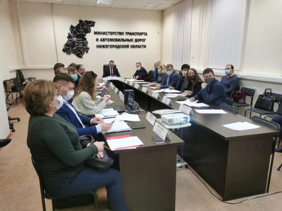 Эксперты поддержали инфраструктурные изменения, предусмотренные в новой транспортной схеме Нижегородской агломерации. До конца 2025 года планируется создать более 55 км выделенных полос для общественного транспорта, благоустроить разворотные площадки и построить новые остановки