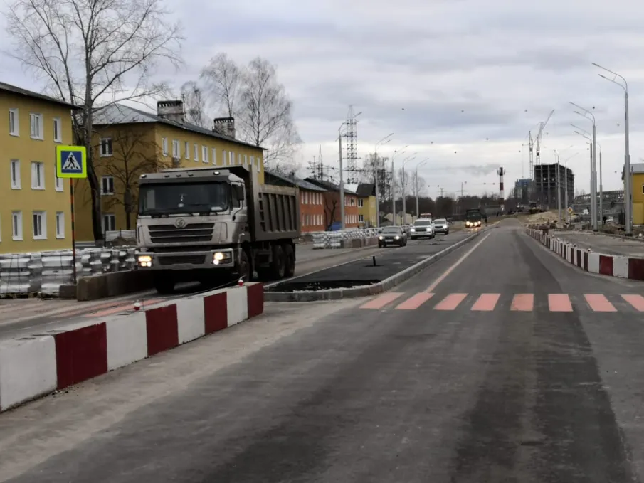 Движение по участку будущей транспортной развязки на Циолковского в Нижнем Новгороде открыли 1 декабря. Открытие движения по реконструированному участку улицы Светлоярской улучшит транспортную обстановку в районе производства работ