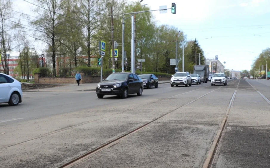 Полностью сняты ограничения движения транспорта после завершения реконструкции трамвайных путей на ул. Бекетова