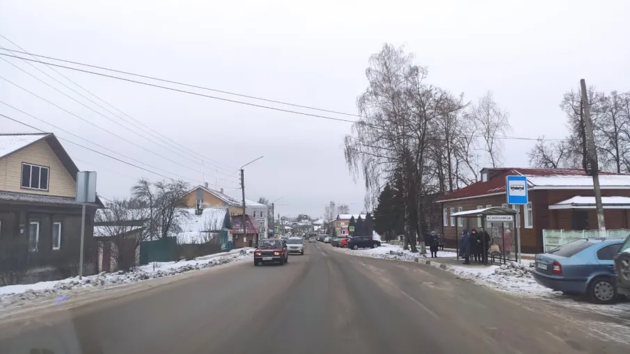 Дорожные службы Нижегородской области перешли на работу в режиме повышенной готовности. Будет проводиться цикличная очистка проезжей части до окончания снегопада с последующей обработкой асфальтобетонного покрытия песко-соляной смесью