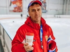 Участник профилактической акции «Рули трезво!», пятикратный чемпион Нижегородской области по хоккею с шайбой Андрей Аржаткин призывает к вождению автомобиля в трезвом виде