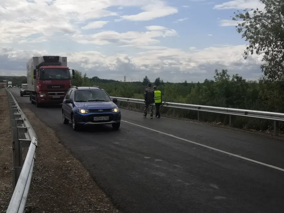 Подъезд к промзоне в старой части Кстова от автодороги М-7 отремонтировали по нацпроекту в Нижегородской области.  Стоимость контракта составила 22,6 млн рублей
