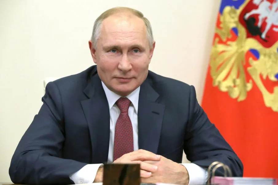 Президент России Владимир Путин поздравил работников и ветеранов транспортной отрасли с профессиональным праздником