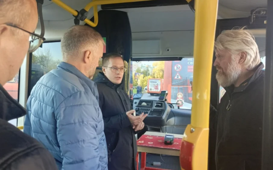 Минтранс и ЦРТС провели в Нижнем Новгороде проверку работы валидаторов на задних площадках автобусов