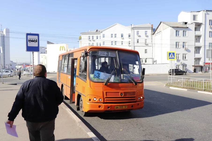 85 автобусов и два троллейбуса в Нижегородской области проверили за неделю на предмет соблюдения масочного режима. Перевозчикам направлено 27 предостережений о недопустимости нарушения требований указа «О введении режима повышенной готовности»