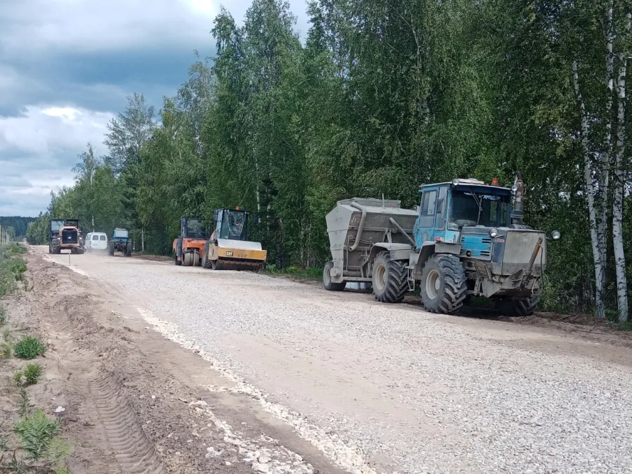 Единственный подъезд к селу Илёв в Вознесенском районе Нижегородской области отремонтируют в рамках нацпроекта. По контракту ремонт планируется завершить в конце августа
