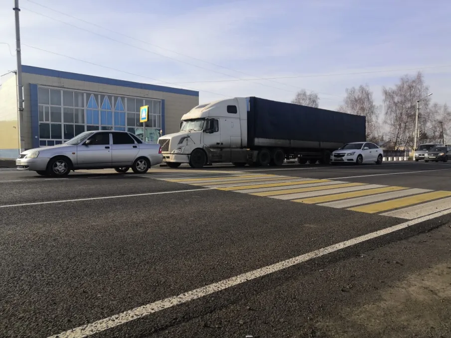 В Нижегородской области в 2022 году на ремонт и реконструкцию дорог по нацпроекту планируется направить почти 11 млрд рублей. В рамках нацпроекта также начнут ремонтировать мосты и искусственные сооружения на региональных дорогах