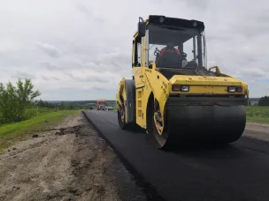 Ремонт дороги Криуша — Вад — Перевоз — Бутурлино — Толба в Нижегородской области планируется завершить на месяц раньше срока. Работы проводятся по нацпроекту «Безопасные качественные дороги»