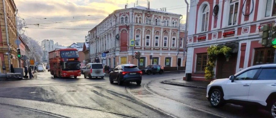 Движение транспорта открыли на трех перекрестках в центре Нижнего Новгорода в связи с завершением замены трамвайных путей