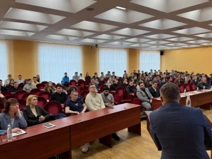 Работу "умных" систем обсудили на парламентском дне в НГТУ