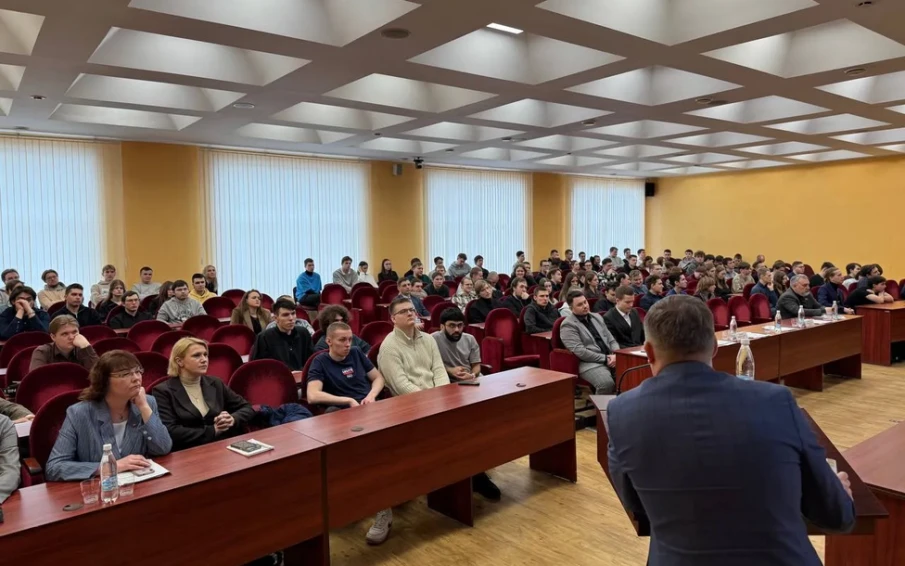 Работу "умных" систем обсудили на парламентском дне в НГТУ
