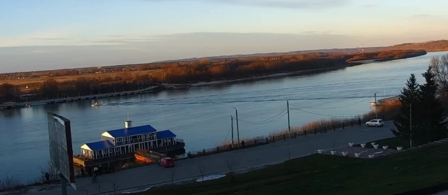 Мост через Оку в Павловском районе Нижегородской области начали готовить к эксплуатации в зимний период. Работы должны быть выполнены в течение трех дней